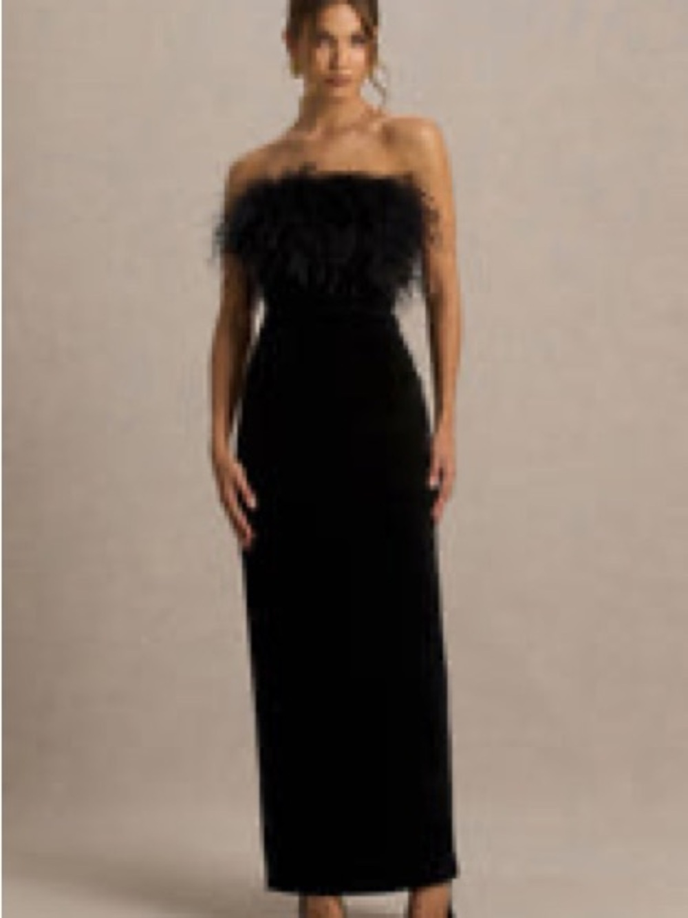 Club L London ARELLA
Black Velvet Bandeau Maxi Dress With Feather Trim